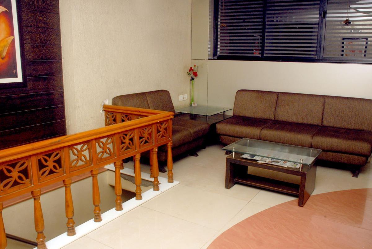 Good Stay Hotel Surat Exterior photo
