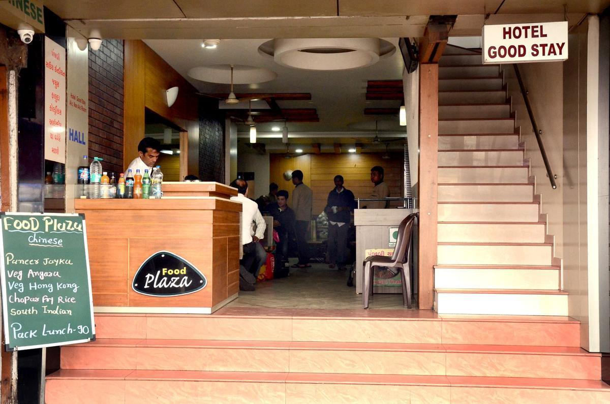 Good Stay Hotel Surat Exterior photo
